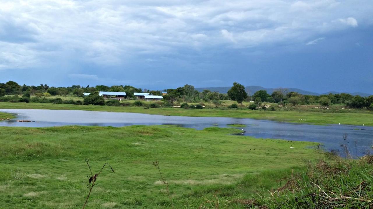 Rho Sigiriya Lake Edge Retreat Kibissa Exterior photo