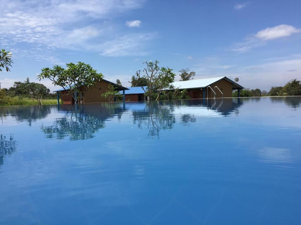 Rho Sigiriya Lake Edge Retreat Kibissa Exterior photo